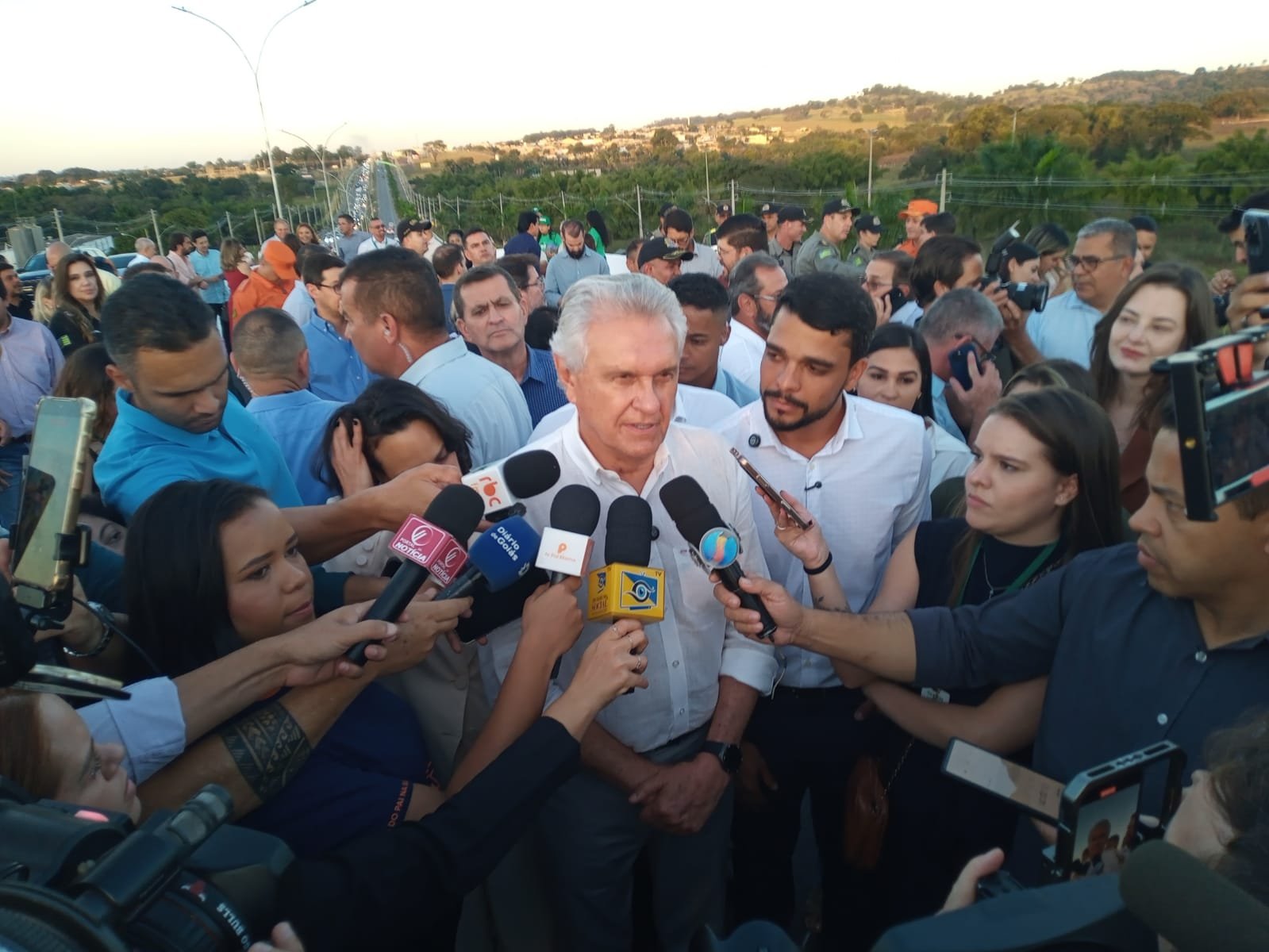 “Obra coloca fim a uma espera de mais de 30 anos”, diz Caiado ao entregar viaduto em Trindade