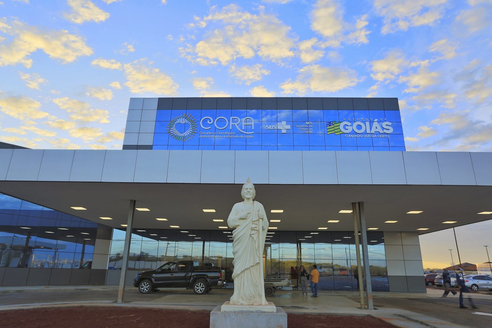 Caiado recepciona os 12 primeiros pacientes pediátricos do Cora