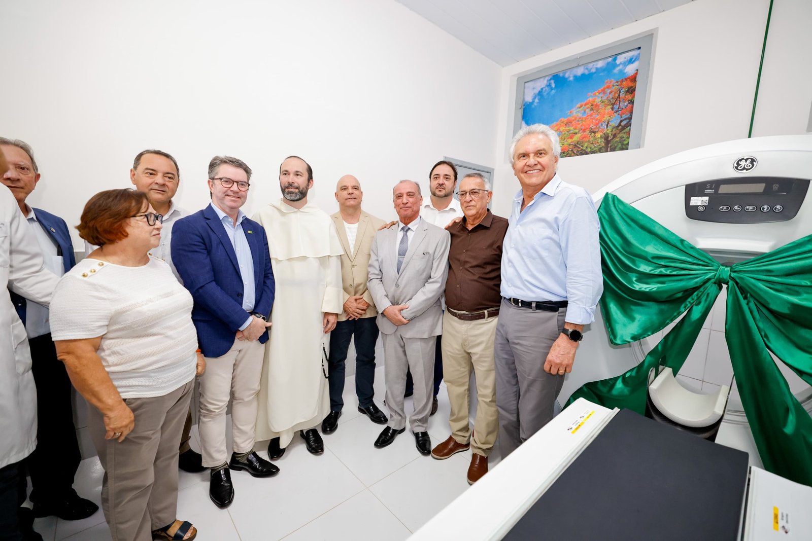 Caiado entrega tomógrafo ao Hospital São Pedro D’Alcântara na cidade de Goiás