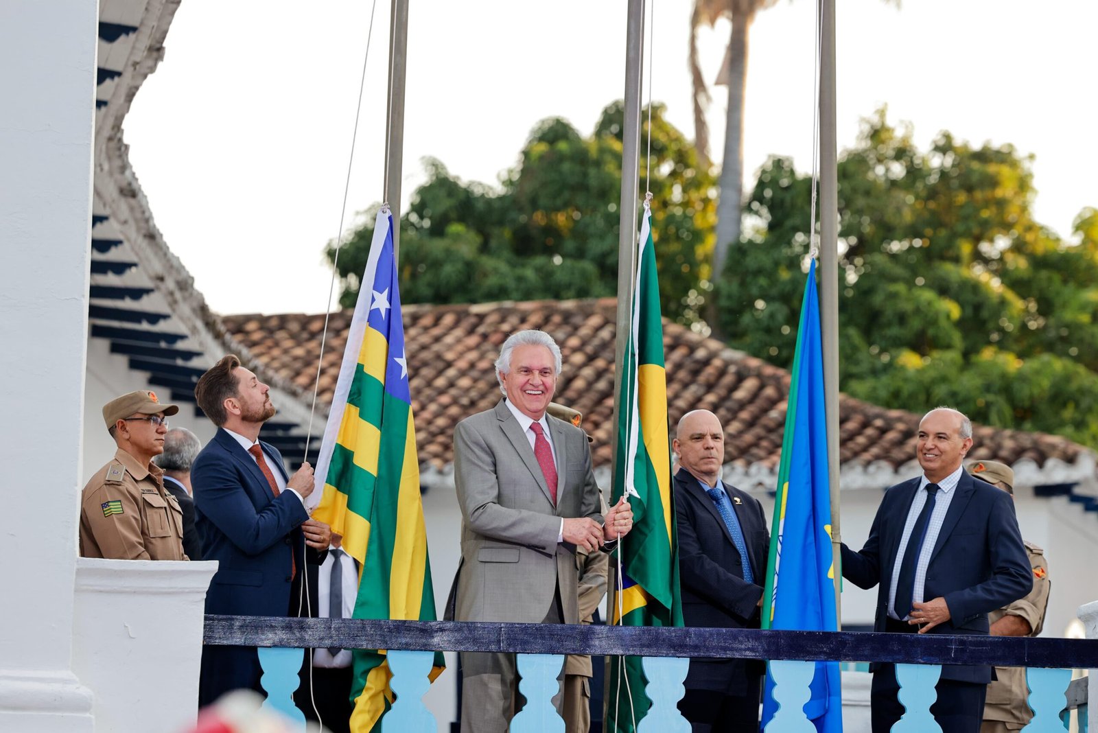 Caiado instala sede simbólica dos três poderes na cidade de Goiás