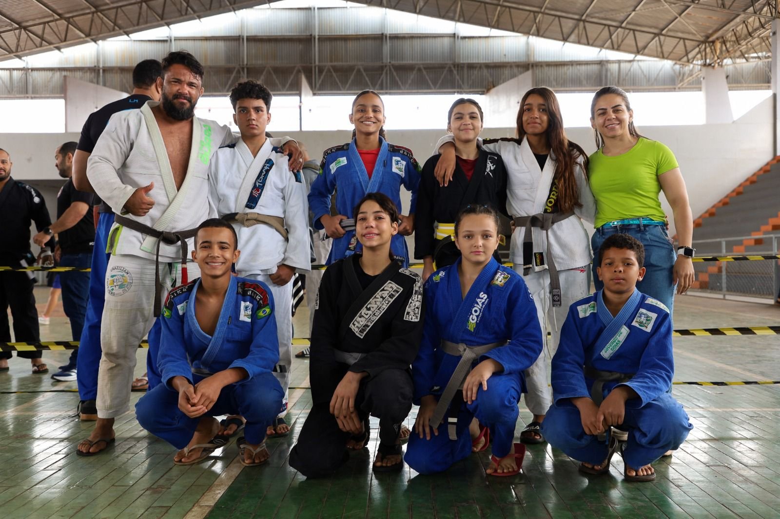 Secretaria de Planejamento entrega 55 escrituras a famílias de Trindade e anuncia novo mutirão