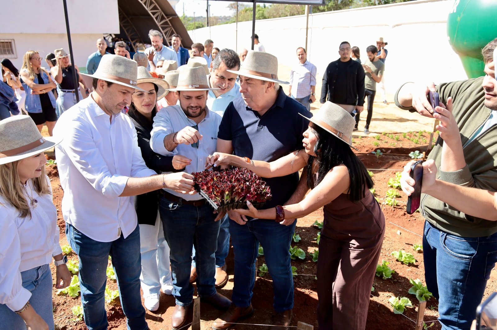 Vilela e Zé Mário lançam Agricultura Urbana em Aparecida para garantir alimentação saudável nas escolas e comunidades