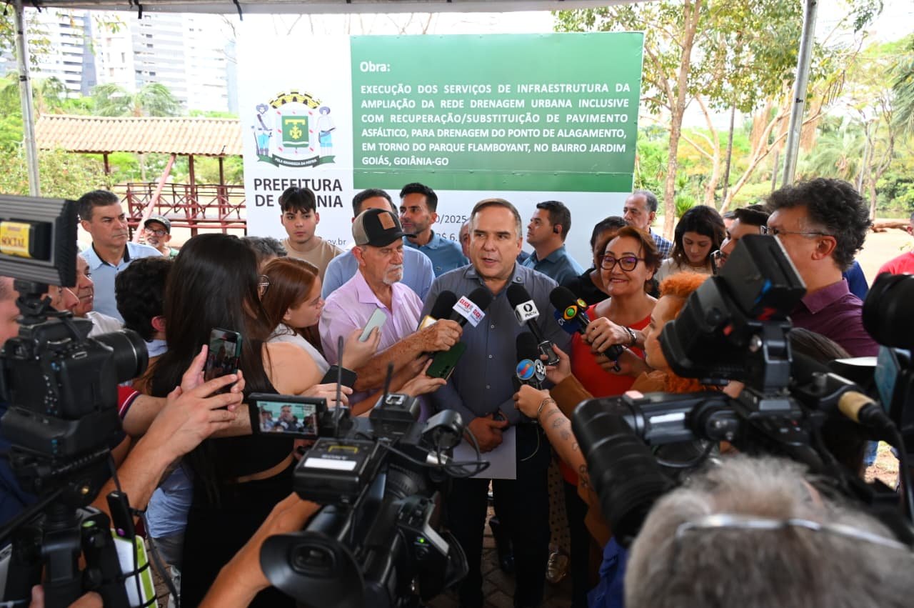 Mabel assina ordem de serviço para drenagem e recapeamento no entorno do Parque Flamboyant