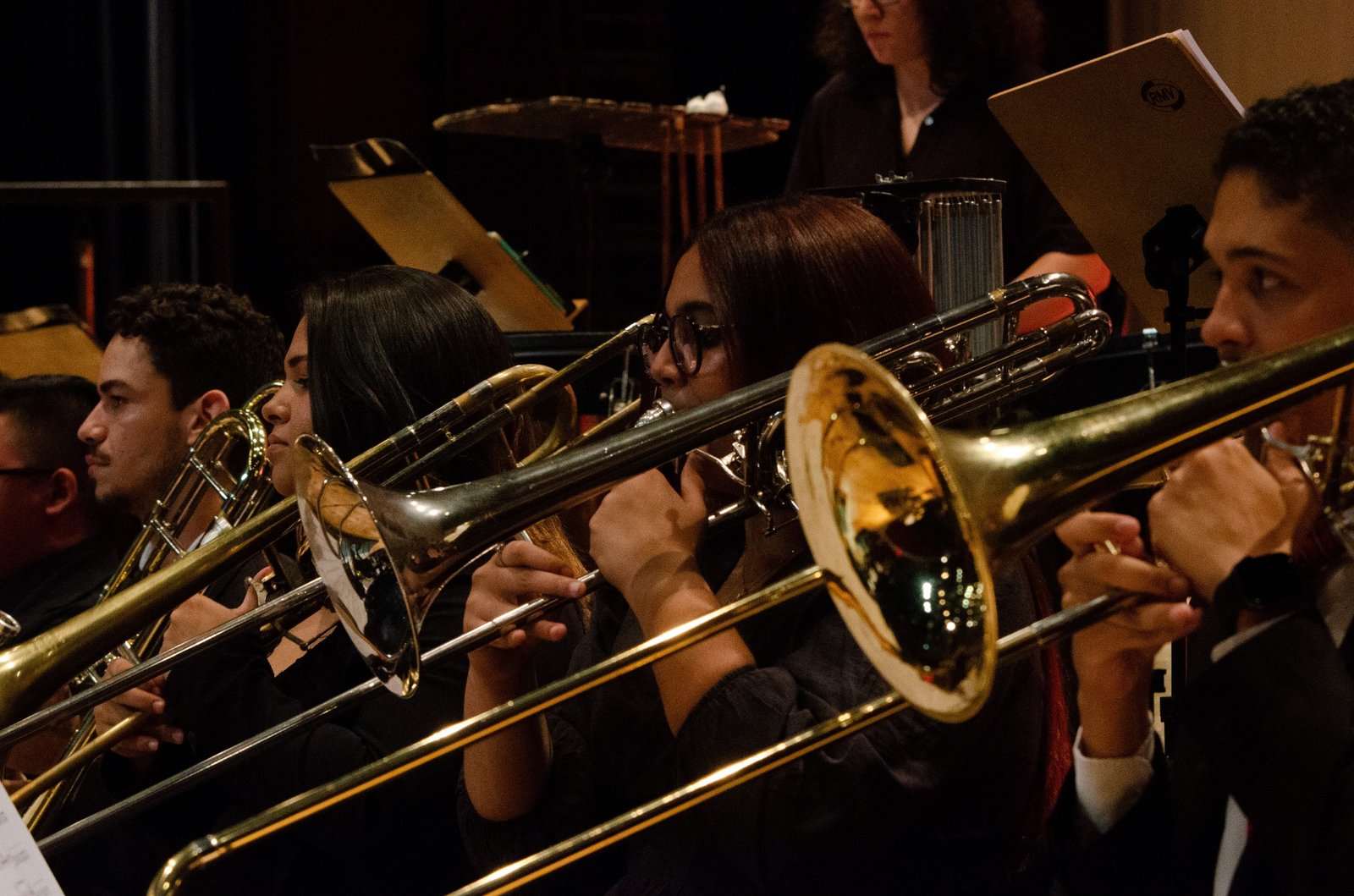 Basileu França apresenta o Concerto Cênico “Amor, Morte e as Paixões”