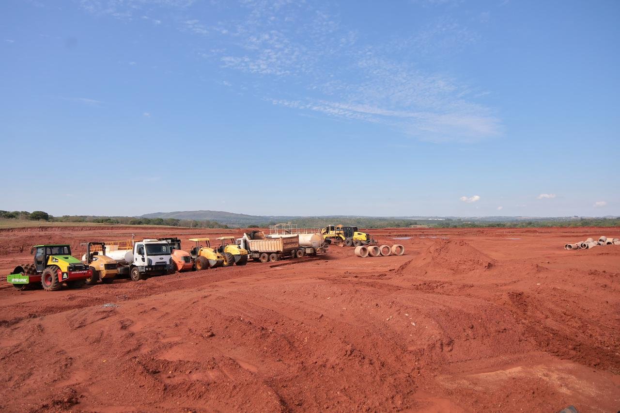 Prefeito Vilela acompanha avanço de obras do Antares e destaca a consolidação de Aparecida como polo logístico