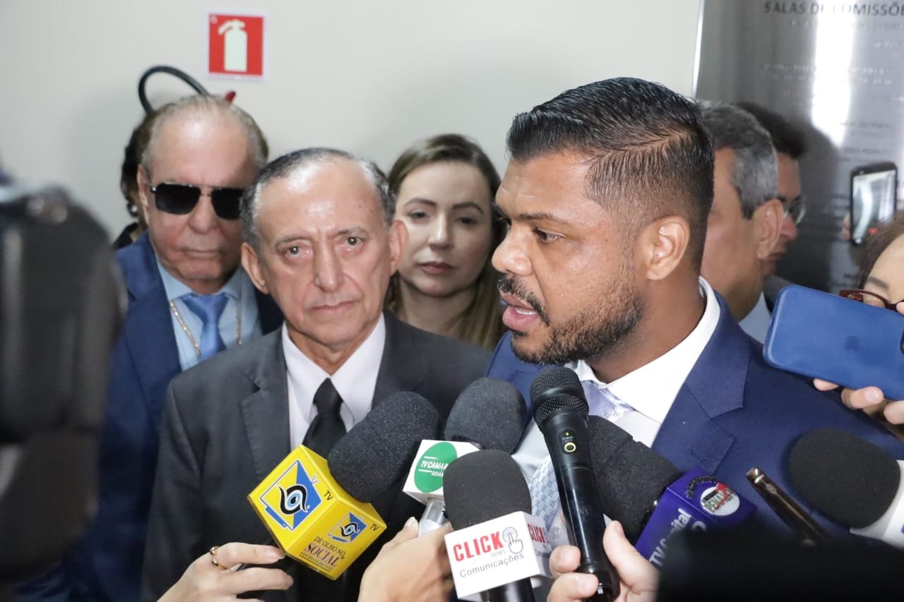 Policarpo e vereadores inauguram ampliação da sede da Câmara de Goiânia