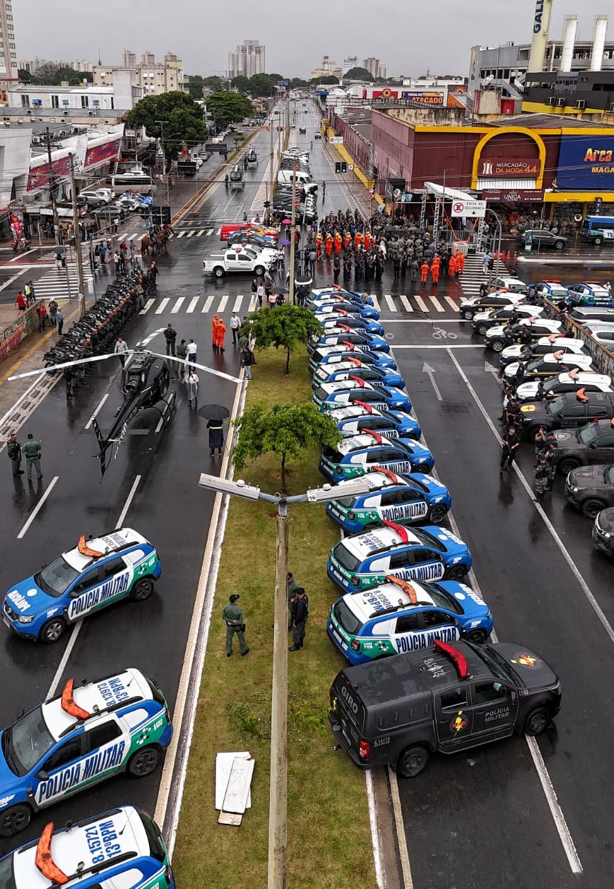 Caiado entrega helicóptero e reforça segurança durante Operação Natal Seguro 2025