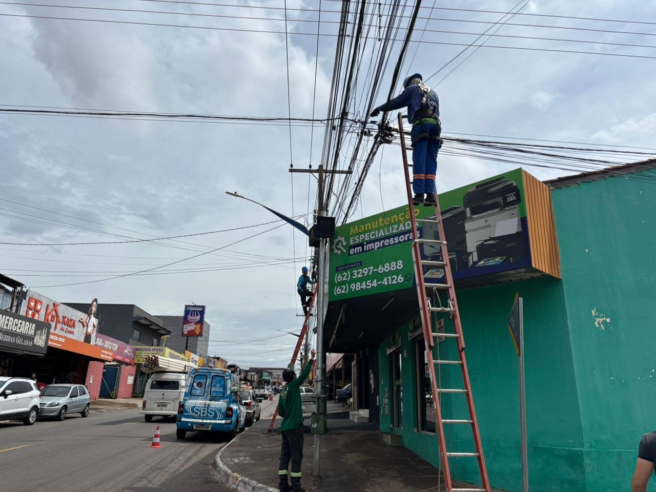Programa Cidade Segura já retirou mais de 19 toneladas de fios irregulares em Goiânia