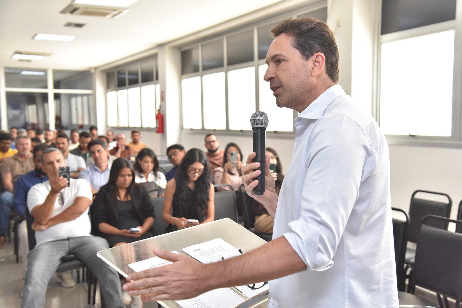 Prefeito Vilela paga 13° salário integral antecipado