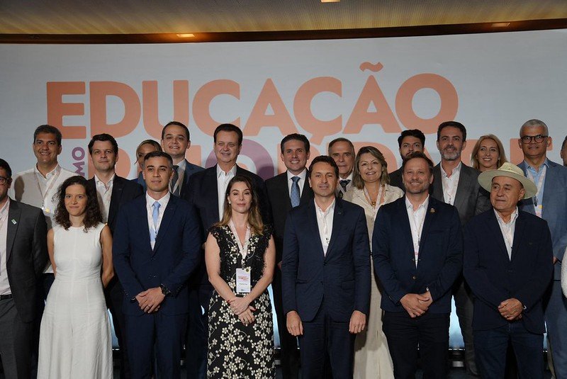 Mabel apresenta transformação tecnológica na educação da capital durante evento em Brasília