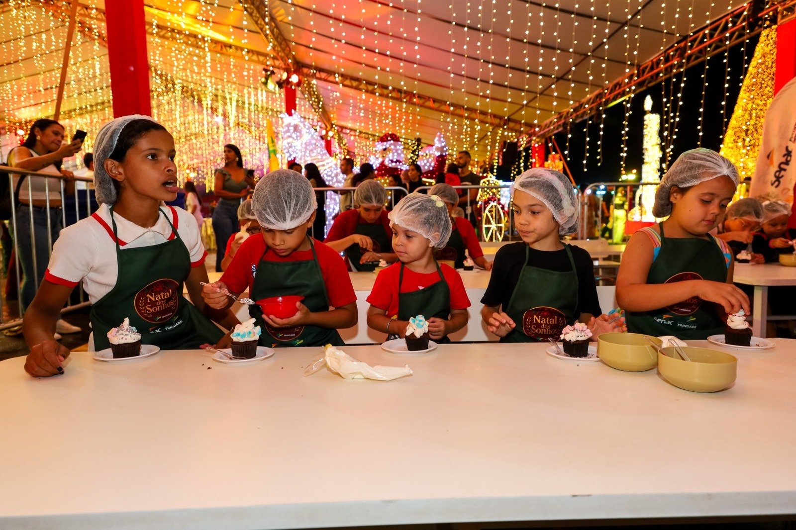 Parcerias fortalecem Natal dos Sonhos e levam Cozinhas Show para crianças na Vila Natalina