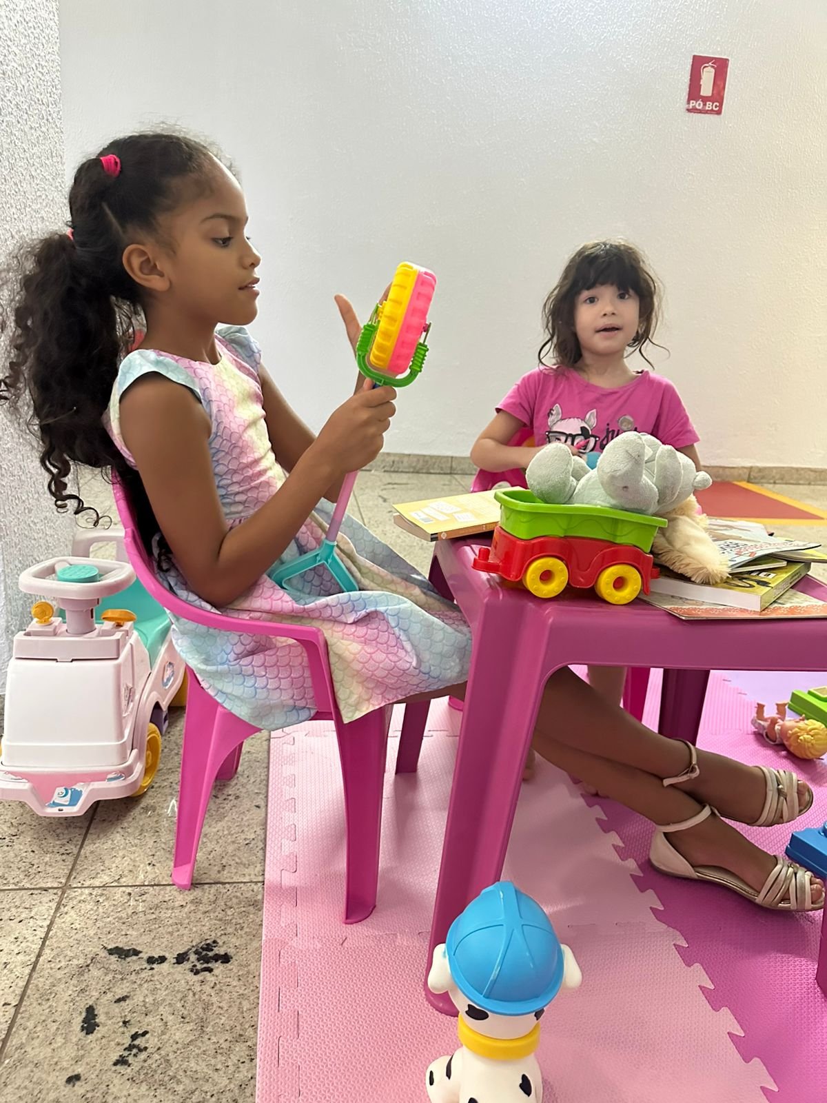 Brinquedoteca na Maternidade Dona Íris diverte crianças em espera na unidade