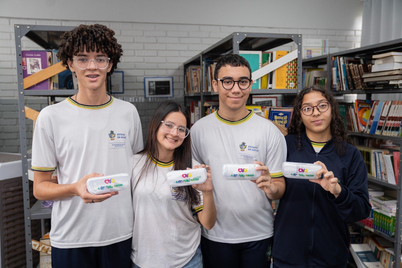 Goiás Social: Olhar para Todos entrega óculos a alunos da rede estadual