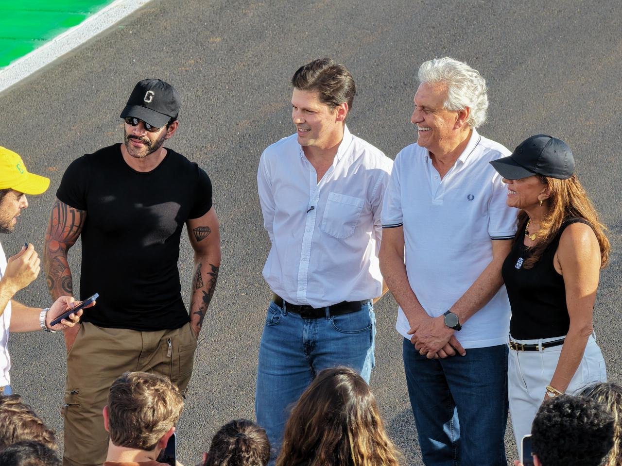 Caiado vistoria ajustes finais no autódromo de Goiânia para MotoGP