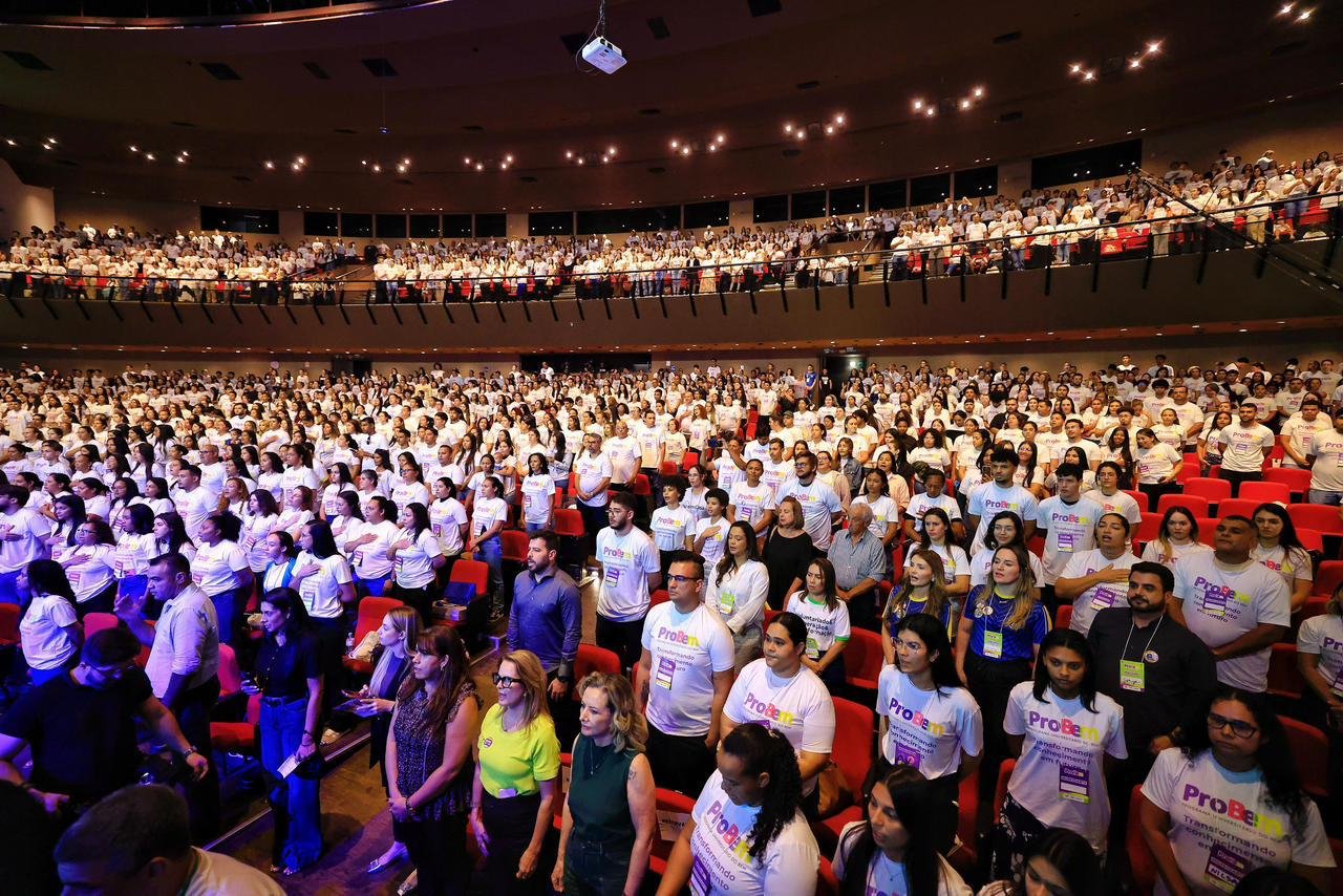 Caiado, Gracinha e Daniel Vilela recepcionam 5 mil novos beneficiários do ProBem