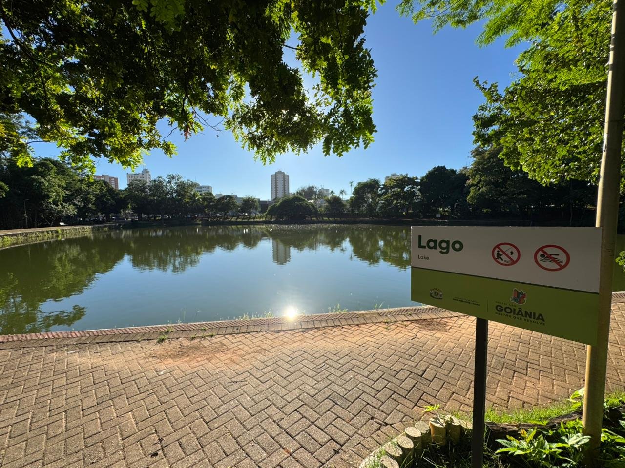 Amma orienta a população sobre a proibição de nadar nos lagos dos parques