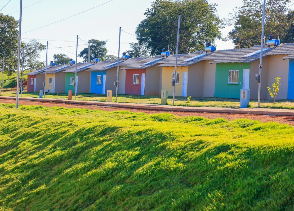 Daniel Vilela entrega casas a custo zero a famílias de Taquaral de Goiás