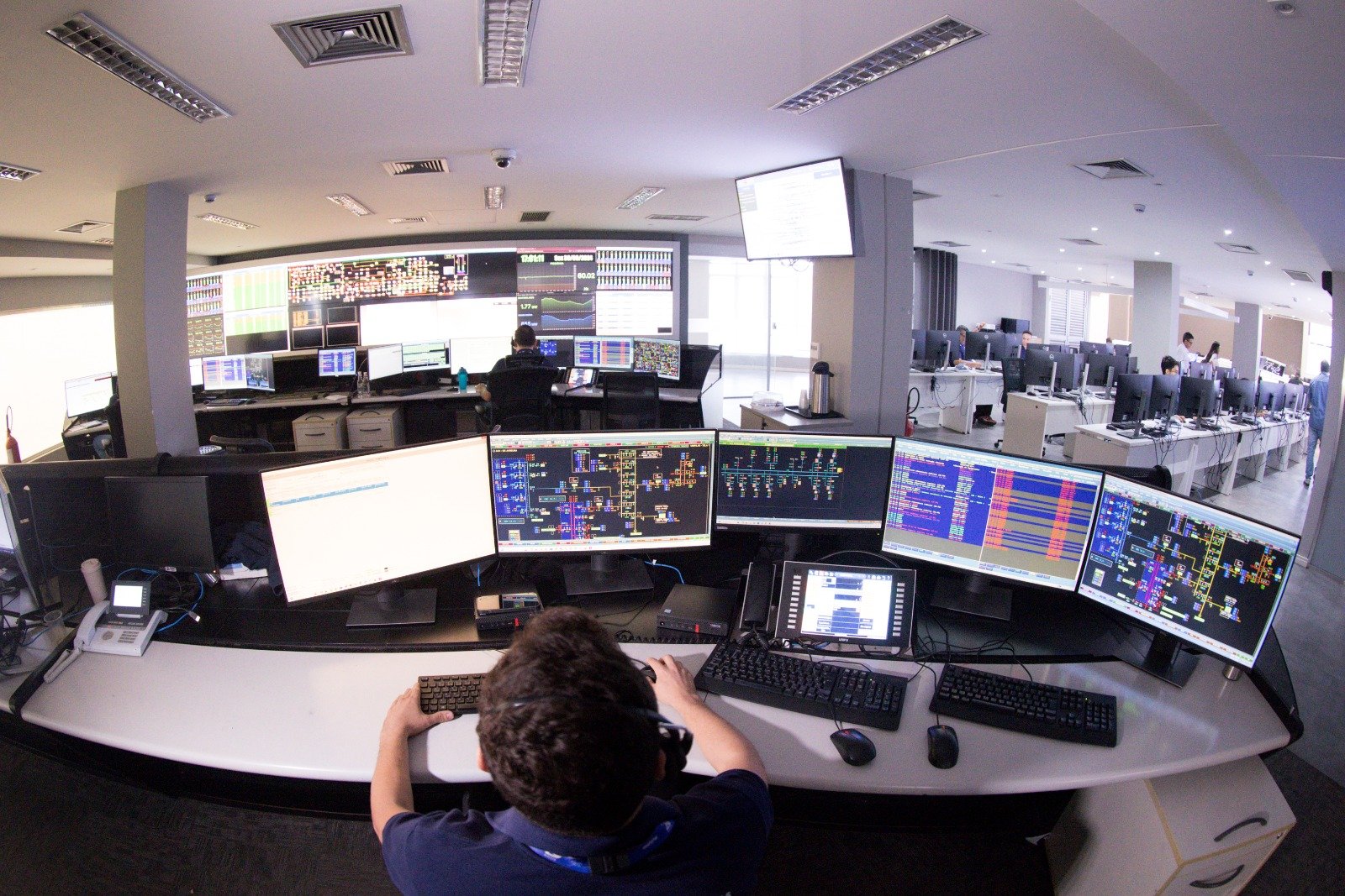 Centro de Operações Integradas da Equatorial Goiás é peça-chave no monitoramento do sistema elétrico em Goiás