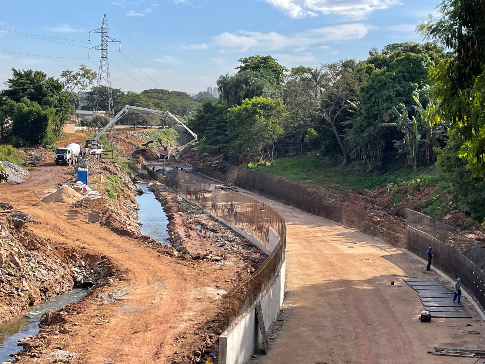 Prefeitura de Goiânia avança na canalização do Córrego Cascavel