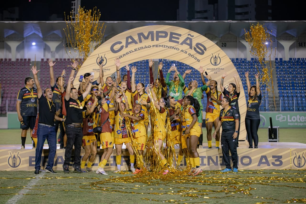 Prefeito Vilela recebe campeãs brasileiras do Planalto Futebol Clube neste domingo (6)